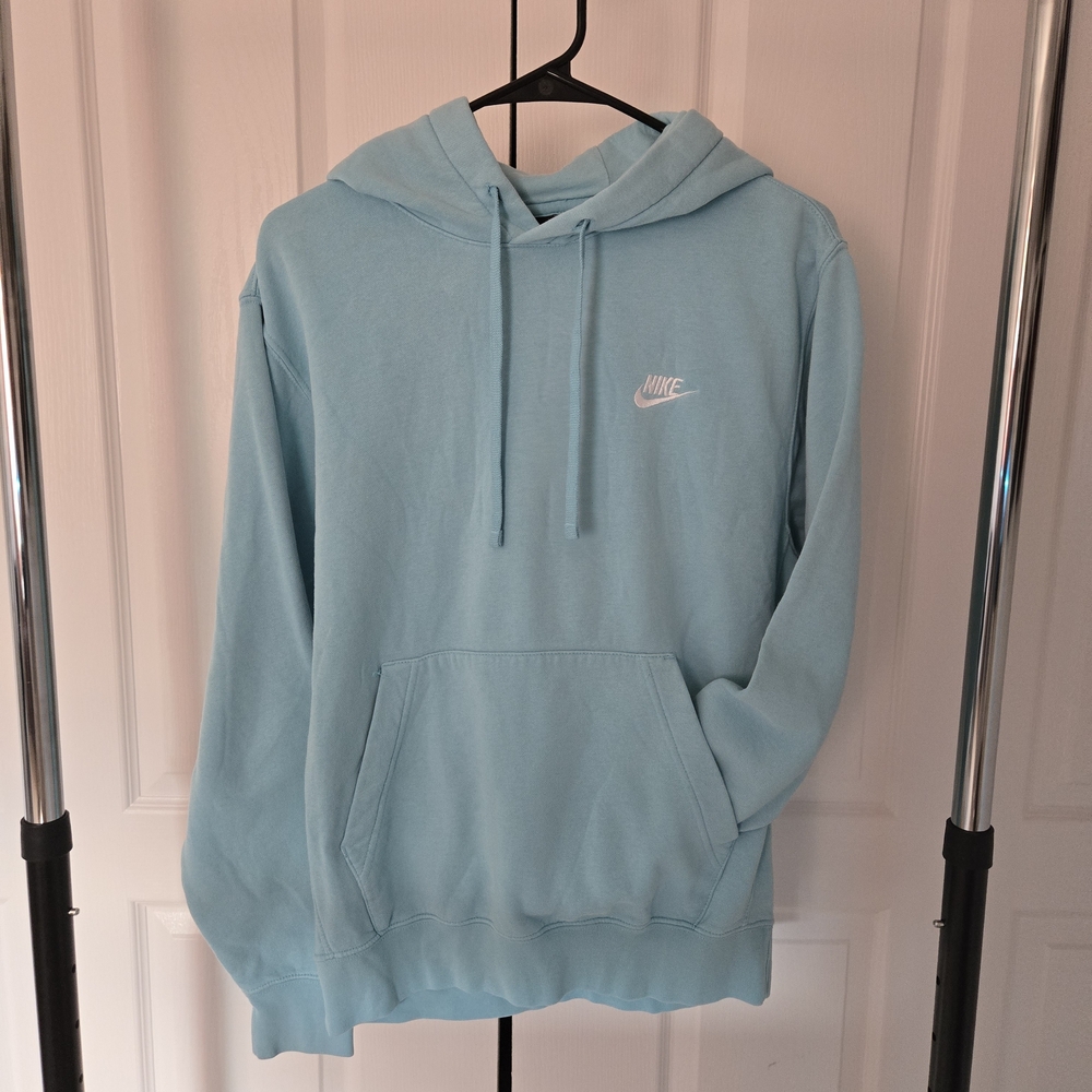 Nike Light Blue Hoodie – Classic Swoosh, Cozy Fit